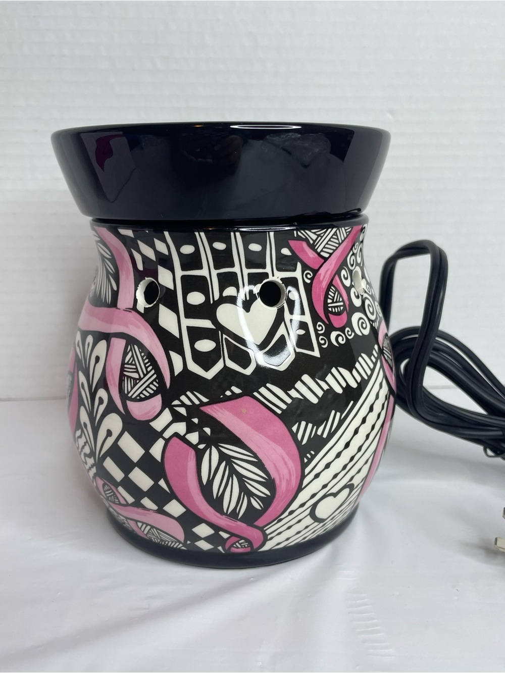 Scentsy Wax Warmer “Ribbons Of Hope”